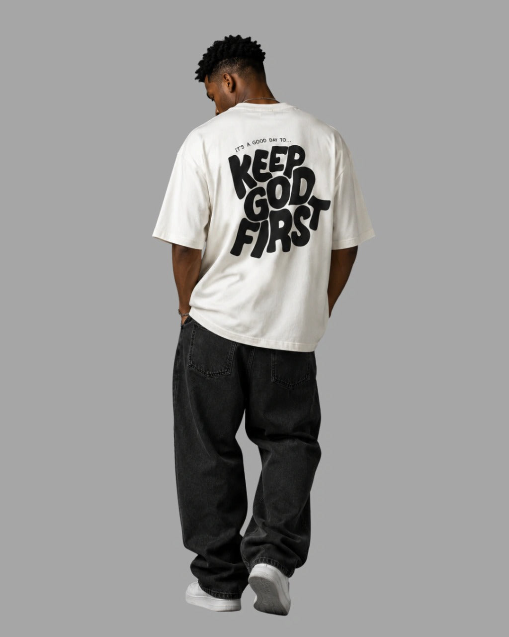 Camiseta Oversized "KEEP GOD FIRST"