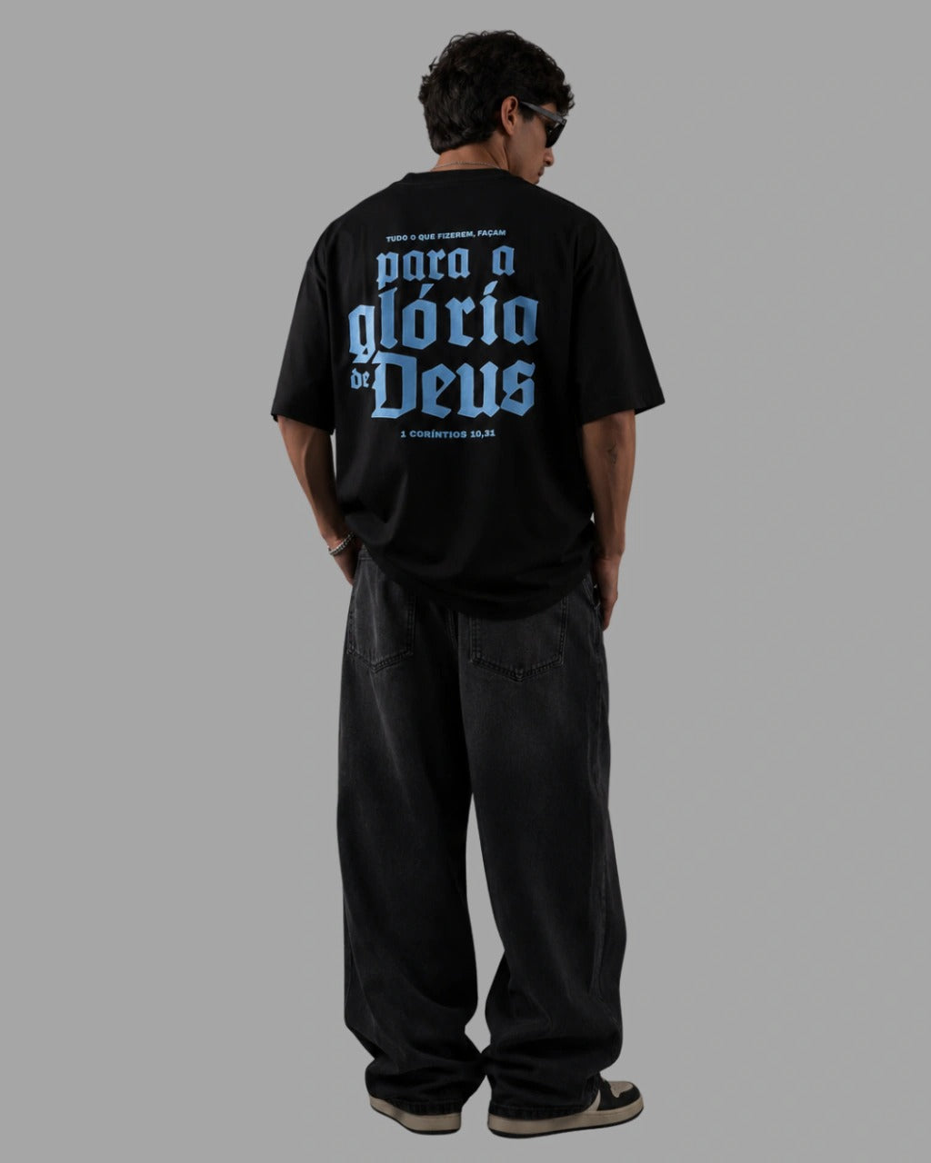 Camiseta Oversized "PARA A GLÓRIA DE DEUS"