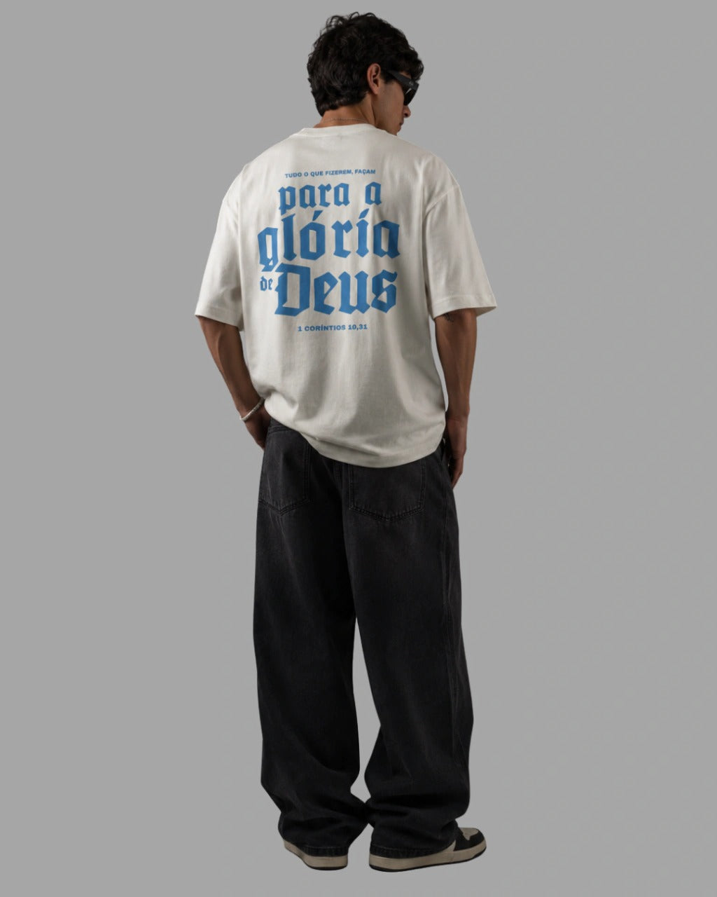 Camiseta Oversized "PARA A GLÓRIA DE DEUS"