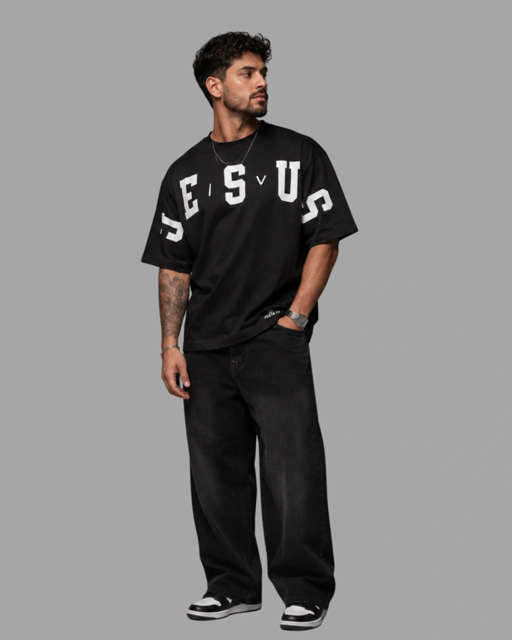 Camiseta Oversized "JESUS"