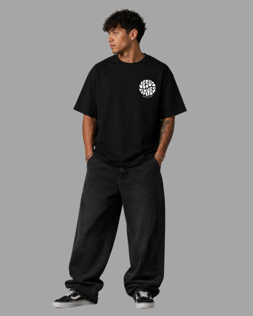 Camiseta Oversized "JESUS SAVES"