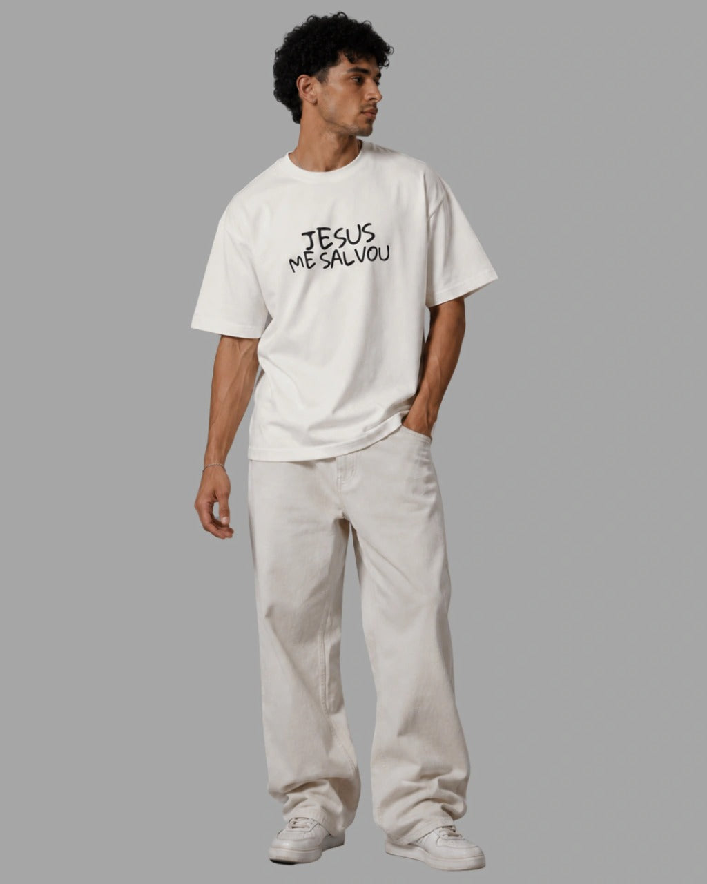 Camiseta Oversized "JESUS ME SALVOU"