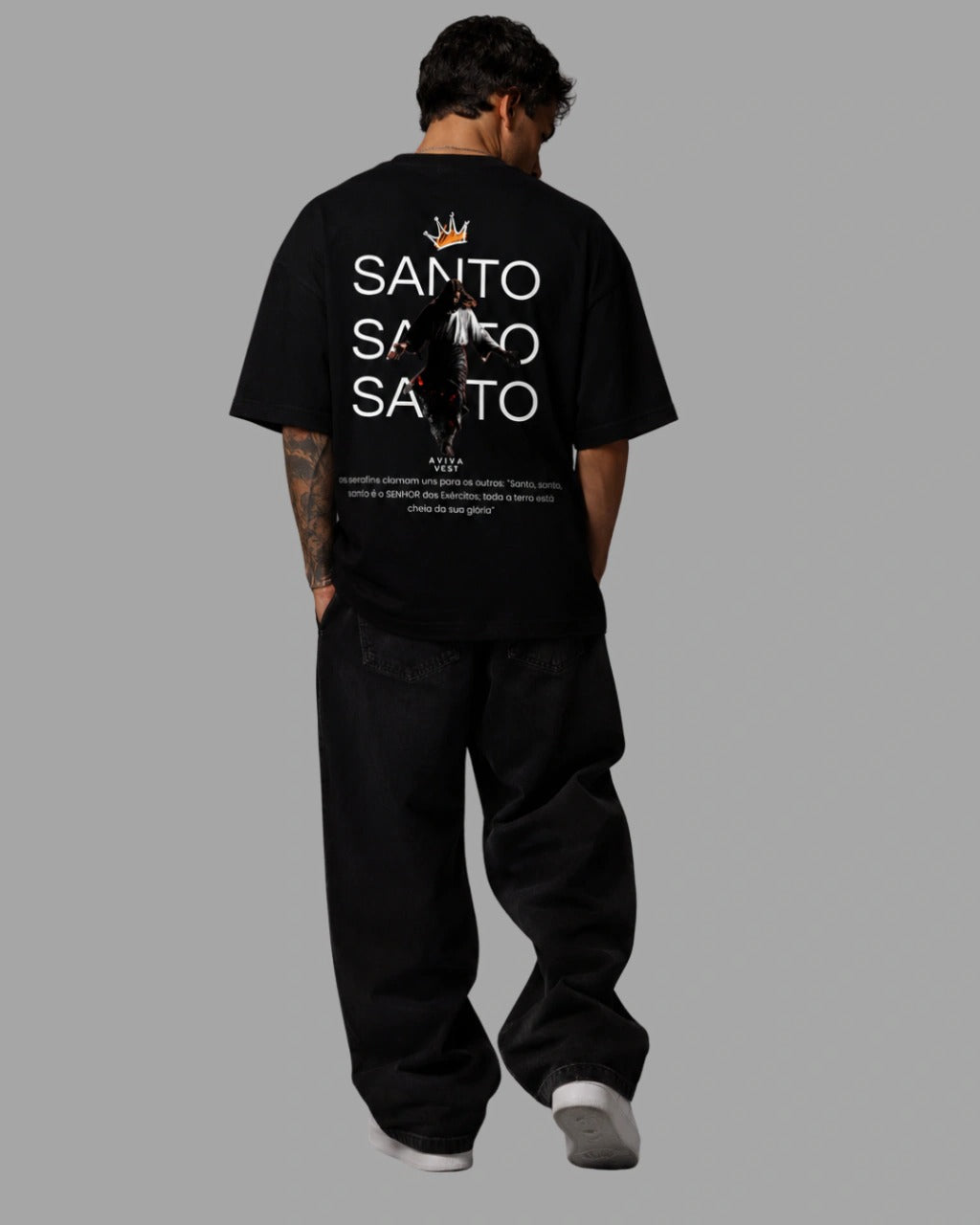 Camiseta Oversized "SANTO SANTO SANTO"