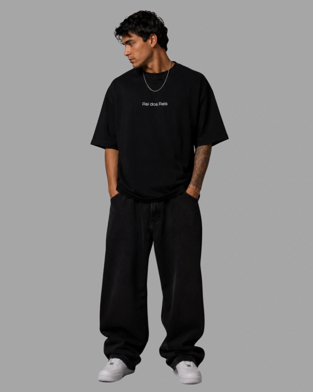 Camiseta Oversized "SANTO SANTO SANTO"
