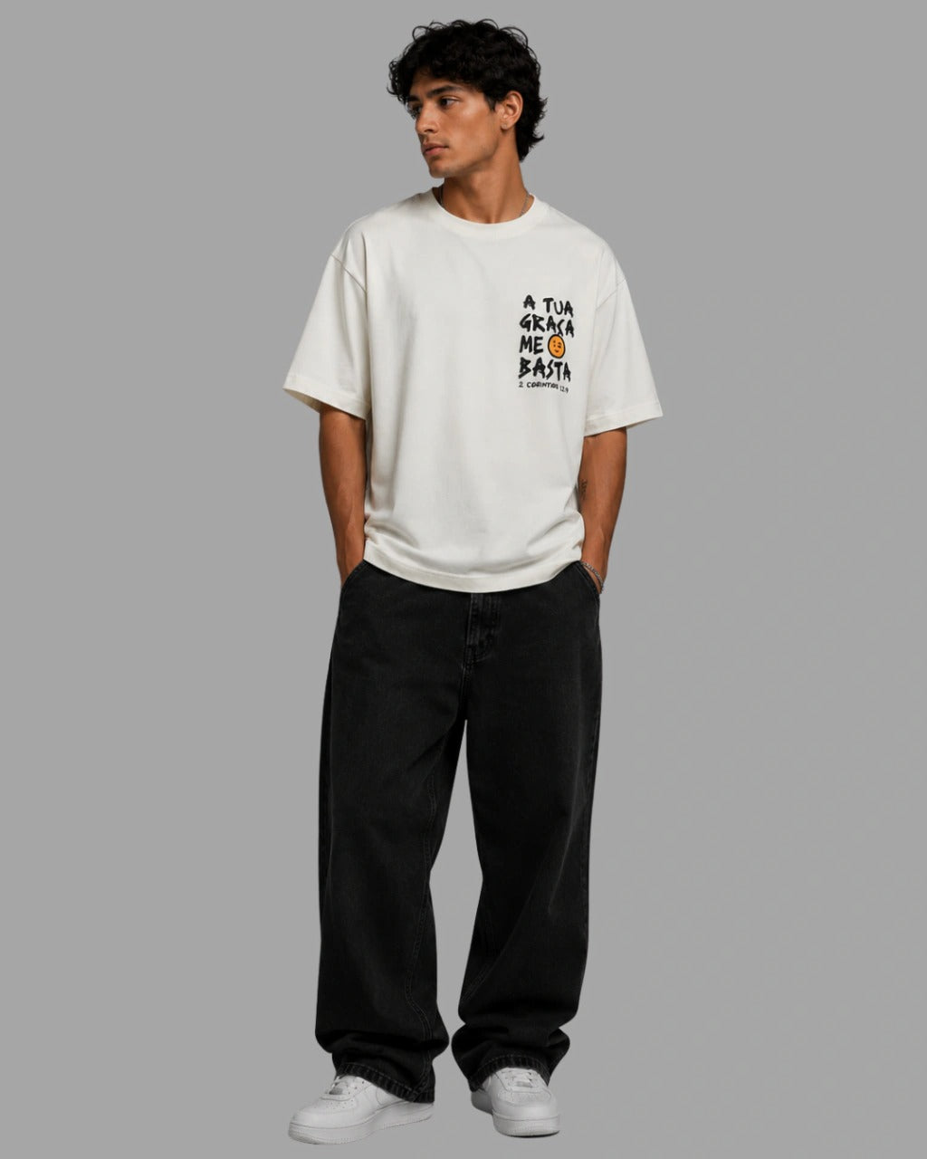 Camiseta Oversized "A TUA GRAÇA ME BASTA"