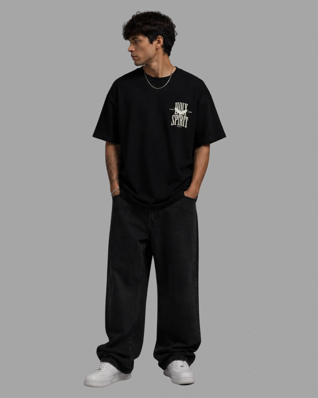 Camiseta Oversized "HOLY SPIRIT"