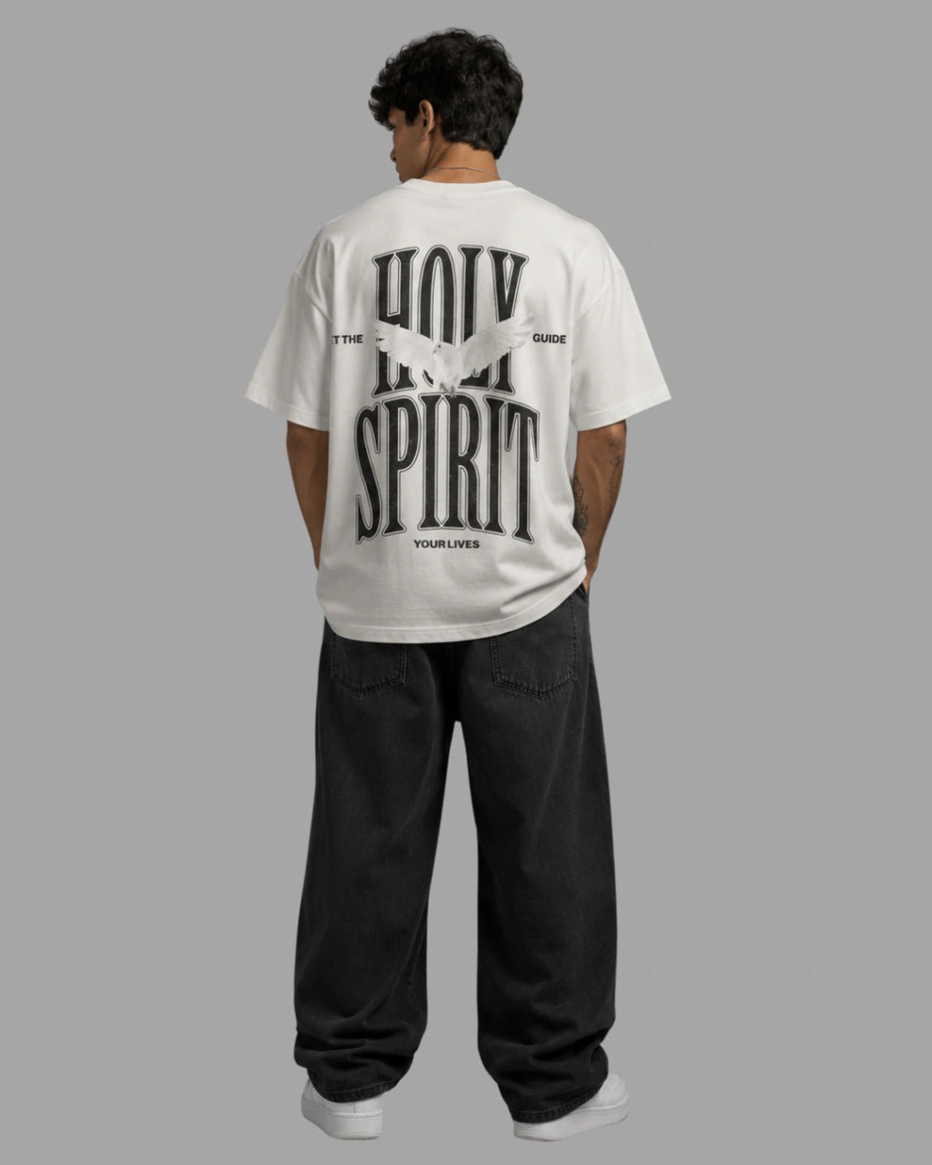 Camiseta Oversized "HOLY SPIRIT"