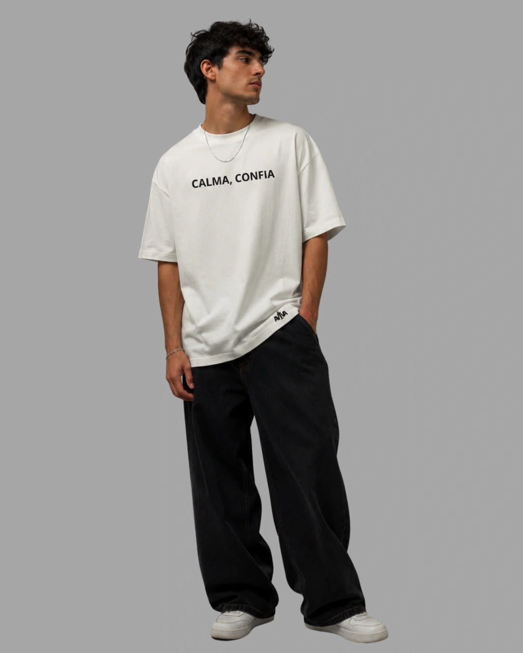 Camiseta Oversized "CALMA CONFIA"