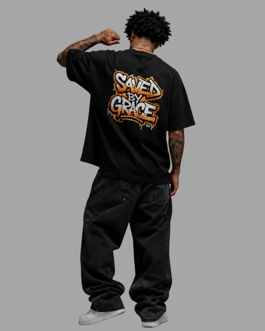 Camiseta Oversized "SAVED BY GRACE"